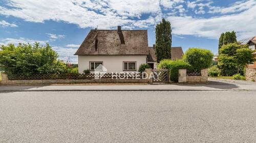 Außenansicht 1 - 5 Zimmer Einfamilienhaus zum Kaufen in Unterschambach