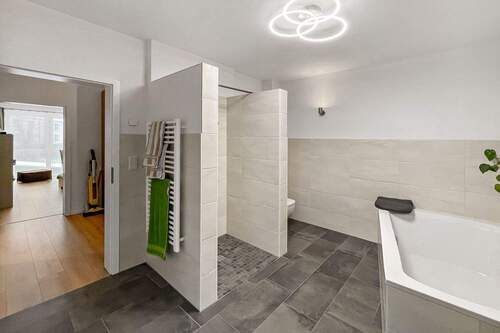 Badezimmer zu Zimmer 1 - 