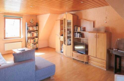 Wohnzimmer - 4 Zimmer Einfamilienhaus in Erdmannhausen