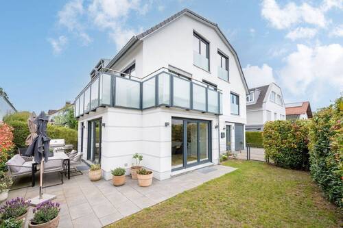 Aussenansicht - 5 Zimmer Doppelhaushälfte zum Kaufen in München
