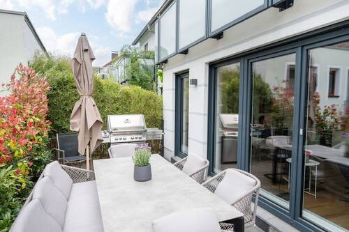 Terrasse - 5 Zimmer Doppelhaushälfte in München