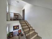 Treppenhaus - Etagenwohnung mit 62,80 m&sup2; in Nürnberg zur Miete
