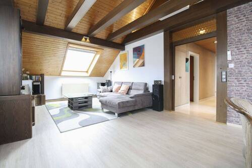 Wohnzimmer mit Zugang zum Flur - 3 Zimmer Etagenwohnung zum Kaufen in Gerlingen