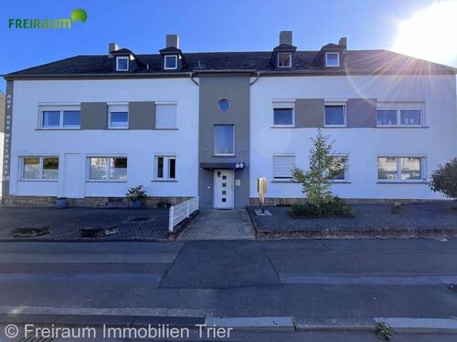 Bild 1 - TR.-Auf der Weismark, vermietete 2ZKB Wohnung, im DG eines (2015 modernisierten ) Mehrfamilienhauses, inkl. KFZ Stellplatz
