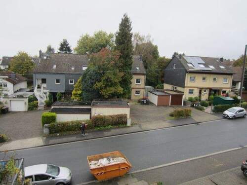 BLICK VON DER KÜCHE AUS ZUR UNIVERSITÄTSSTR. - 