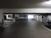 TIEFGARAGEN STELLPLATZ BLICK ZUR AUSFAHRT - 