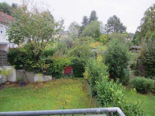 BLICK VOM BALKON IN`S GRÜNE - 58455 WITTEN-HEVEN, SCHÖNE, HELLE, EIGENTUMSWOHNUNG MIT SONNEN-BALKON, AUFZUG, 1x TIEFGARAGEN-STELLPLATZ
