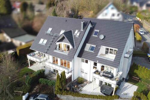 01 Ansicht - Modernisierte 2-Zi.-Whg. mit Balkon, Garage & Aufzug in ruhiger Lage von BI-BrakeStedefreund