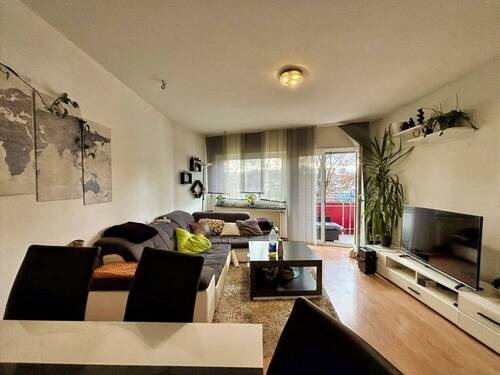 Wohnzimmer - 3 Zimmer Etagenwohnung in Balingen