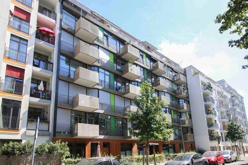 Objektansicht - Bezugsfreie Erdgeschosswohnung aus dem Jahr 2016 mit flexibler Raumaufteilung und 2 Terrassen
