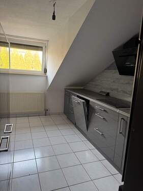 Küche mit Einbaucküche - 