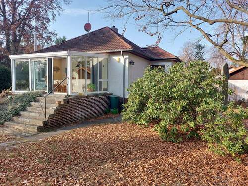 Aussenansicht Garten.jpg - zwei Generationen Objekt in Falkensee: gepflegtes EFH mit Keller, Kamin und Garage und viel Baulandreserve in den Falkenhagener Alpen