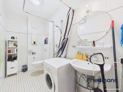 19-06_Badezimmer - Etagenwohnung mit 40,00 m&sup2; in Trier zum Kaufen