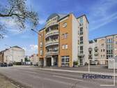 Haus 19 mit Restaurant und TG-Zufahrt - 
