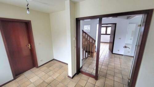 Windfang, Garderobe, Zugang Gäste-WC - 