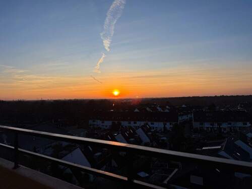 Sonnenuntergang mit Ausblick zur Elbe - 