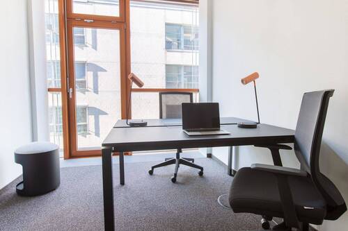 Möbliertes Büro mit 3 Arbeitsplätzen - Premium Büro am Medienhafen - Möbliert, 3 Arbeitsplätze, 247 Zugang