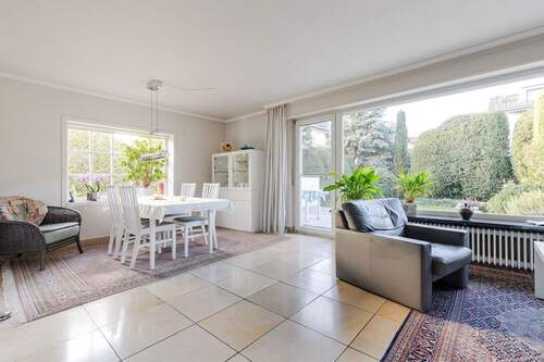 Wohn-/ Essbereich Ansicht I - 3 Zimmer Reihenendhaus zum Kaufen in Frankfurt am Main