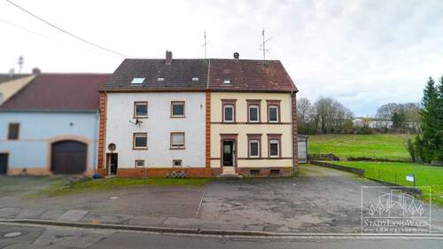 Straßenansicht - Front - 