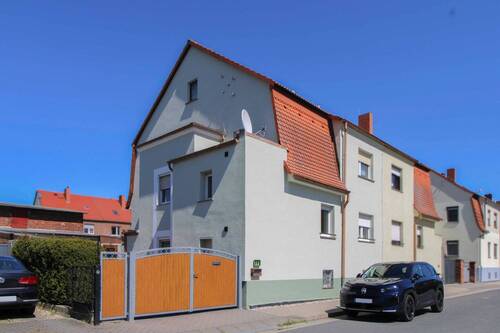 Ansicht - Charmante Doppelhaushälfte mit vielseitigem Nutzungspotenzial