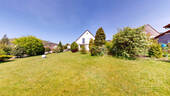 Garten mit Blick aufs Haus - 