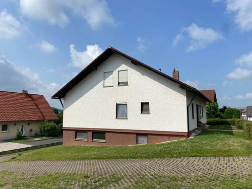 Seitenansicht - 4 Zimmer Mehrfamilienhaus, Wohnhaus in Itzgrund