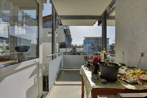 Balkon nach Süd-Westen - 2 Zimmer Etagenwohnung zum Kaufen in Ludwigsburg