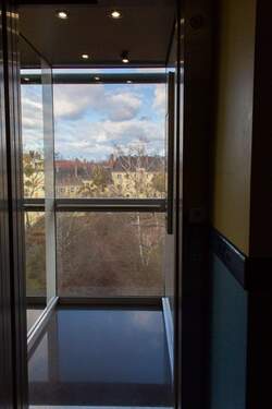 Aufzug mit Weitblick - 