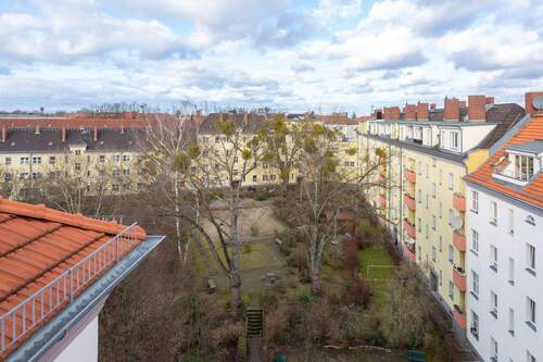 Ausblick - Adrette City-Dachgeschoßwohnung unweit Alarichplatz