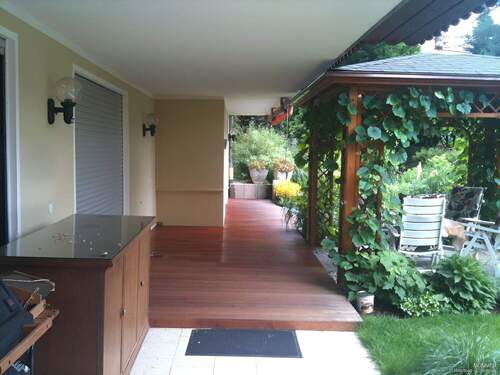 Der überdachte Terrassenbereich - 