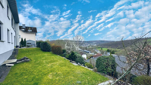 Garten - Einfamilienhaus mit 303,00 m² in Wilnsdorf zum Kaufen