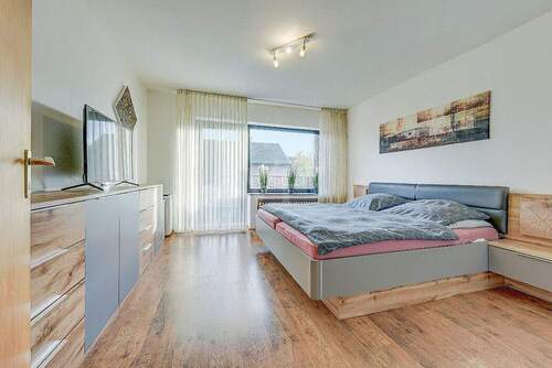 OG großes Schlafzimmer - 