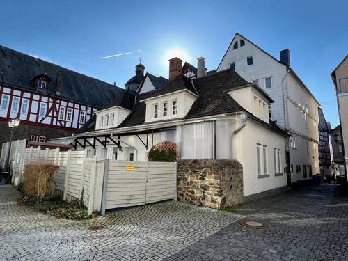 Sommerhaus - Mehrfamilienhaus, Wohnhaus mit 382,00 m&sup2; in Herborn zum Kaufen