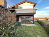Hausansicht m Garten - 
