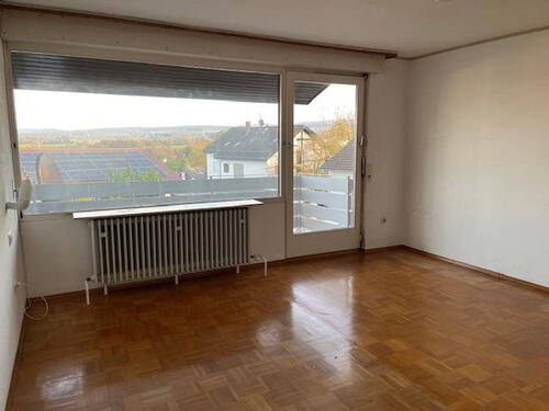 Schlafzimmer m Balkon - 