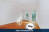 Wohnzimmer - Charmante Altbauwohnung in Pankow: mit Stuck & Balkon
