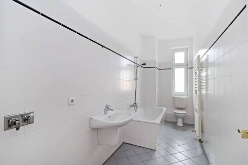 Badezimmer - Etagenwohnung mit 73,20 m² in Berlin zum Kaufen