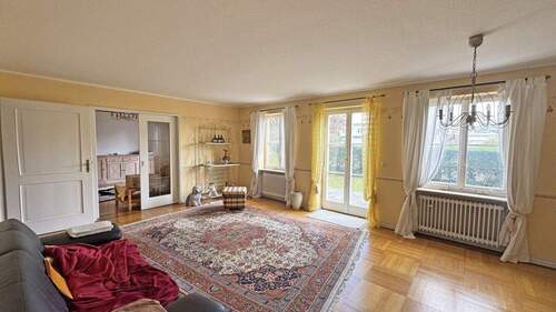 Wohnzimmer - 7 Zimmer Einfamilienhaus in Gomaringen