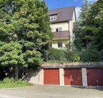 2-3 FH mit drei Garagen sowie einem eigenen Weinberg in Stuttgart-Obertürkheim