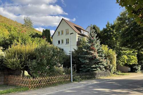 Hausansicht - 8 Zimmer Mehrfamilienhaus, Wohnhaus in Stuttgart