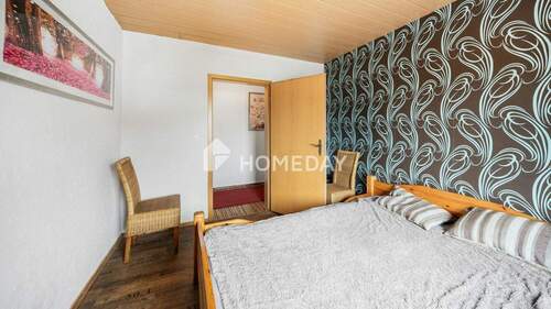 1. OG Schlafzimmer 2 - 