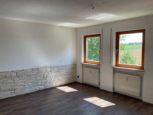 Wohnzimmer - 2 Zimmer Etagenwohnung zum Kaufen in Itzgrund