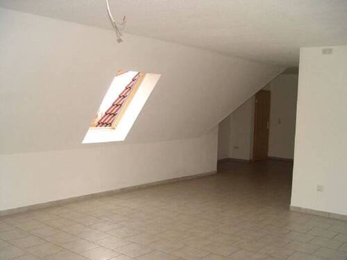 Wohnzimmer_Eingang - Etagenwohnung mit 75,00 m&sup2; in Absberg zur Miete