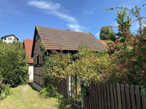 Einfahrt & Eingang Garten - Einfamilienhaus mit 137,00 m&sup2; in Tambach-Dietharz zum Kaufen