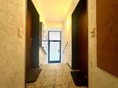 Eingangsbereich zur Wohnung - 