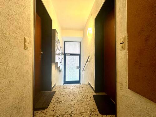 Eingangsbereich zur Wohnung - 