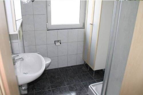 EG-Bad-mit-Dusche - Terrassenwohnung mit 103,00 m&sup2; in Wolframs-Eschenbach zur Miete