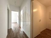 Flur - Etagenwohnung mit 102,20 m&sup2; in Bernau bei Berlin zur Miete