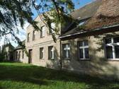 Hausfront - 1 Zimmer Mehrfamilienhaus, Wohnhaus zum Kaufen in Anklam