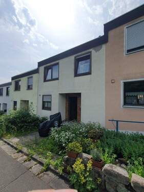 Ansicht - Gemütliches Reihenmittelhaus mit Garage und Stellpatz in Bayreuth nahe der Klinik Hohen Warte